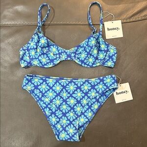 Honey Bikini Set NWT SIZE M